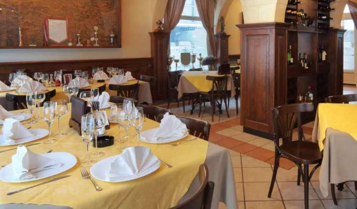Privatisation de restaurant, Val d’Europe